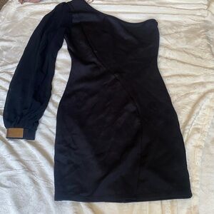 Love culture one sleeve dress
